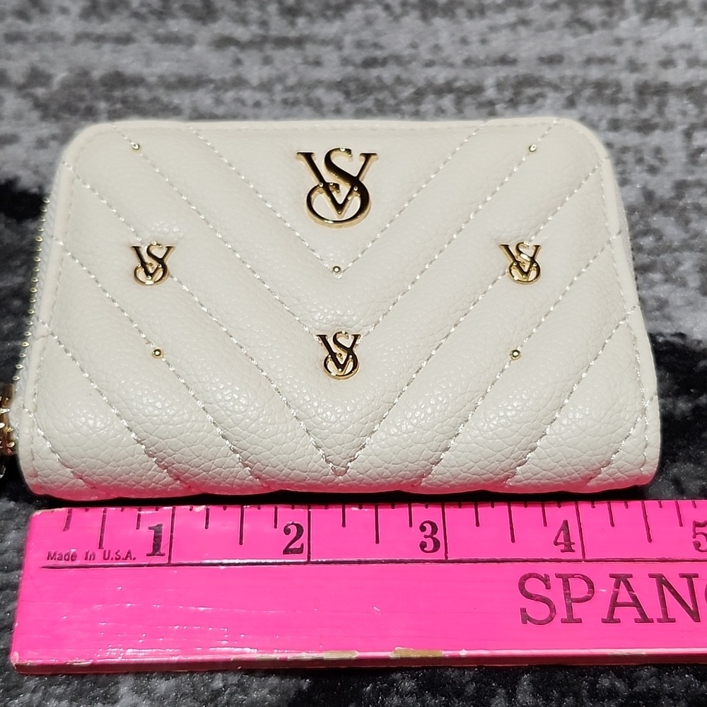 VICTORIA SECRET BISCOTTI QUILTED STUDDED ZIP-AROUND SMALL WALLET - Picture 8 of 11